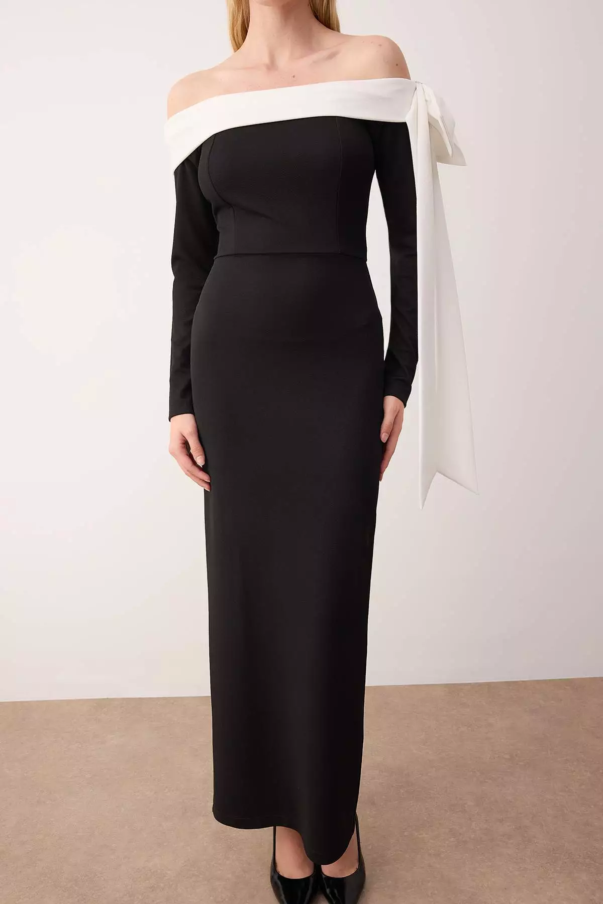 Black-White Bow Detailed Knitted Crepe Maxi Unlined Chic/Evening Dress