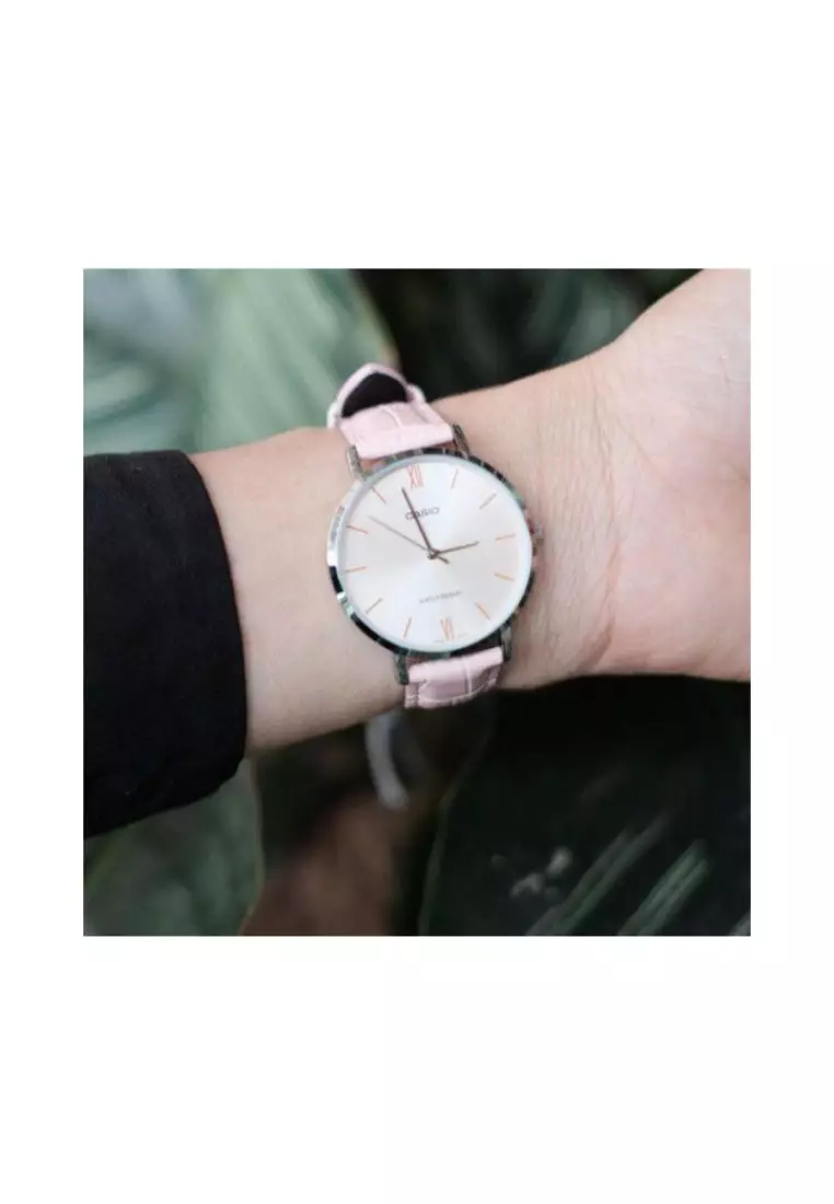 Women's Analog LTP-VT01L-4B Pink Leather Band Casual Watch