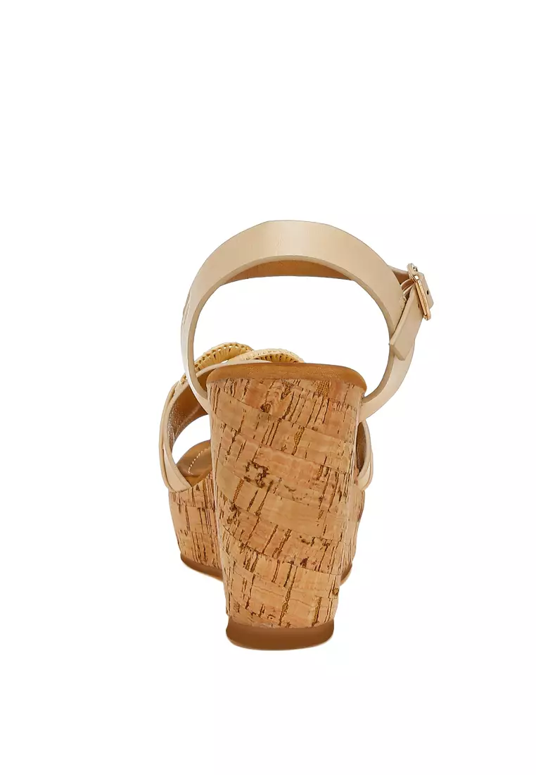 Wedges Gesper Pin Rantai Bantalan dalam warna Krem