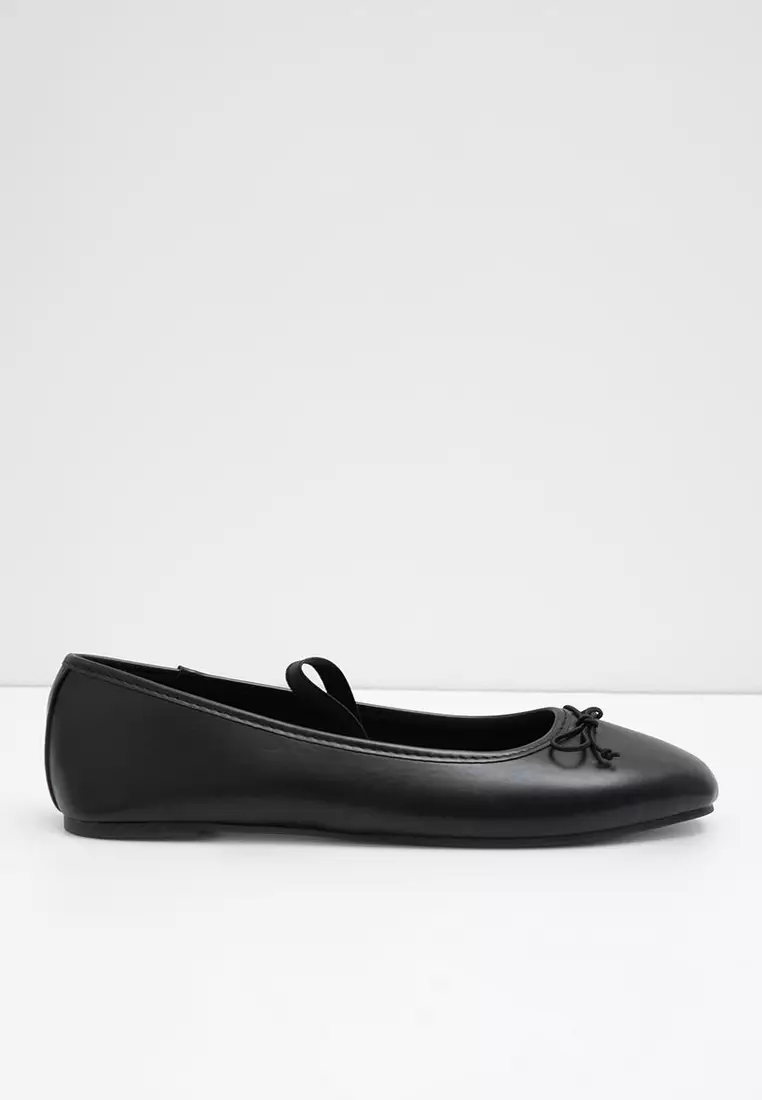 Sofia Maika Mary Jane Flat Black