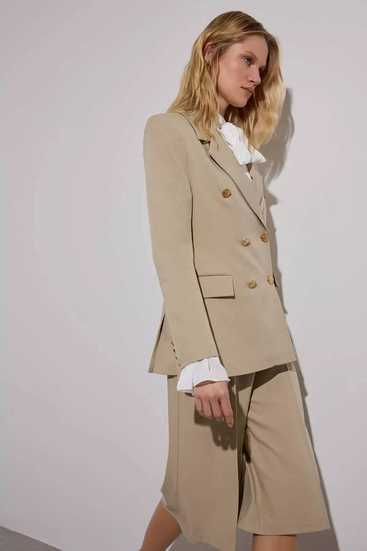 Limited Edition Mink Accessory Chain Detailed Woven Blazer Jacket