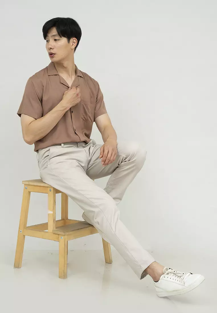 Kemeja bowling shirt pria lengan pendek coklat muda houseofcuff