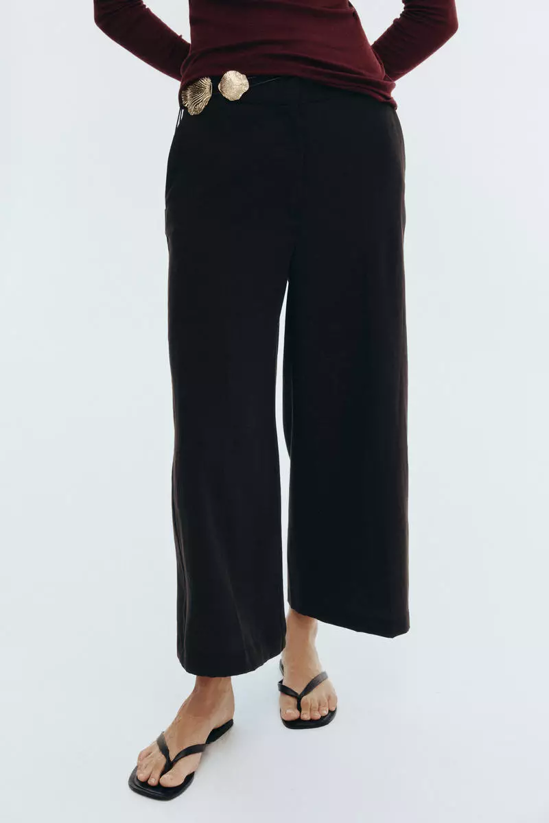 Wide ankle-length trousers