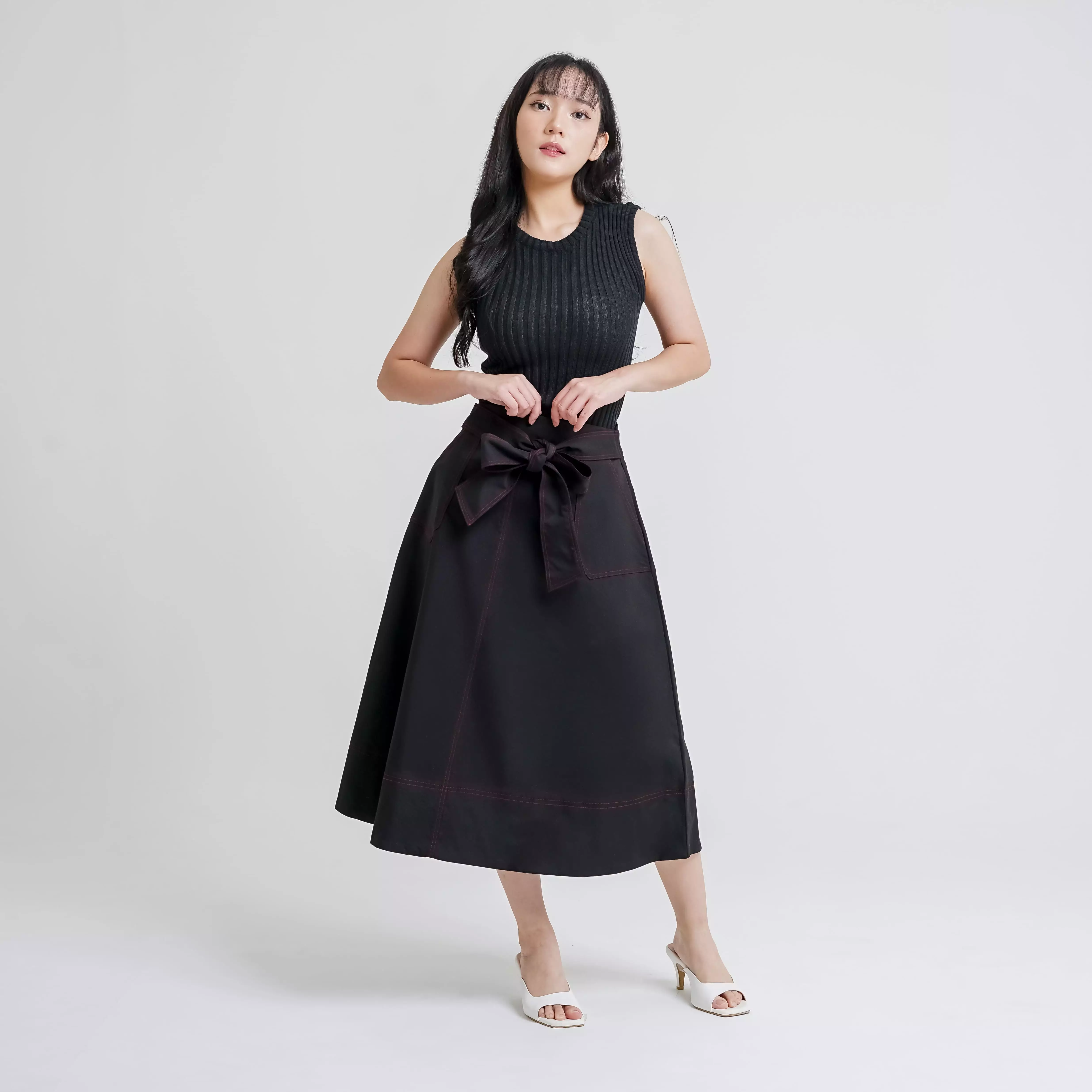 Ania Flare Midi Skirt Black