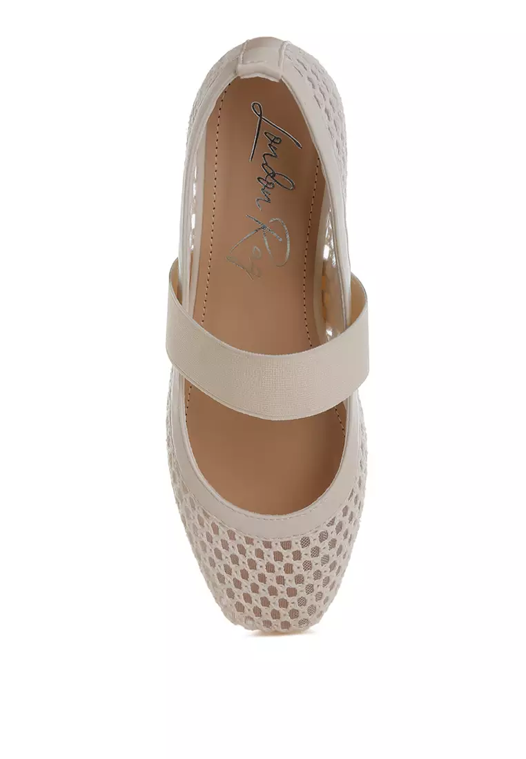 Sepatu Balerina Tali Tengah Kaki Berwarna Beige