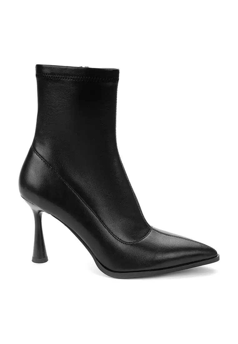 Discount on Betsy  shoes - SKU: Calliope Booties