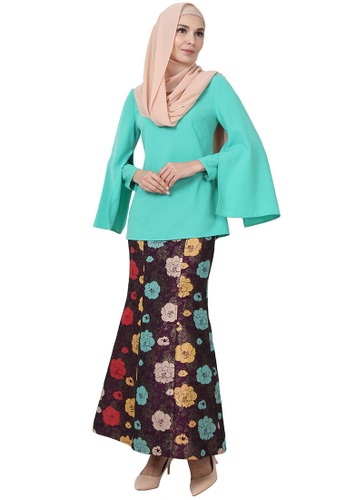 Buy Djamila Blouse & Skirt Set from POPLOOK in Green only 225
