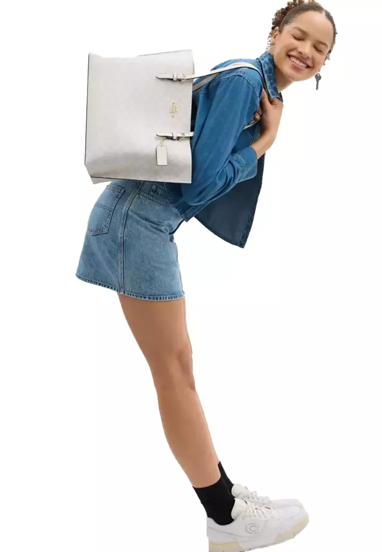 Mollie Tote Bag In Signature Canvas CV967