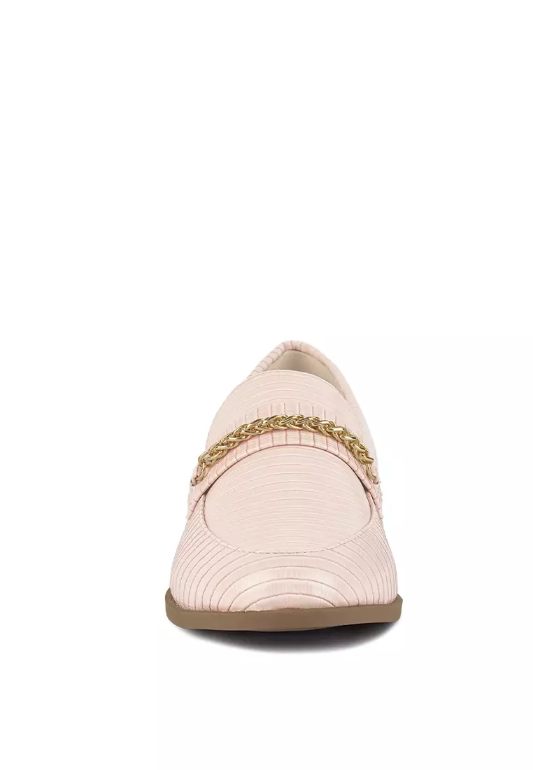 Nude Low Block Loafers Adorned with Golden Chain