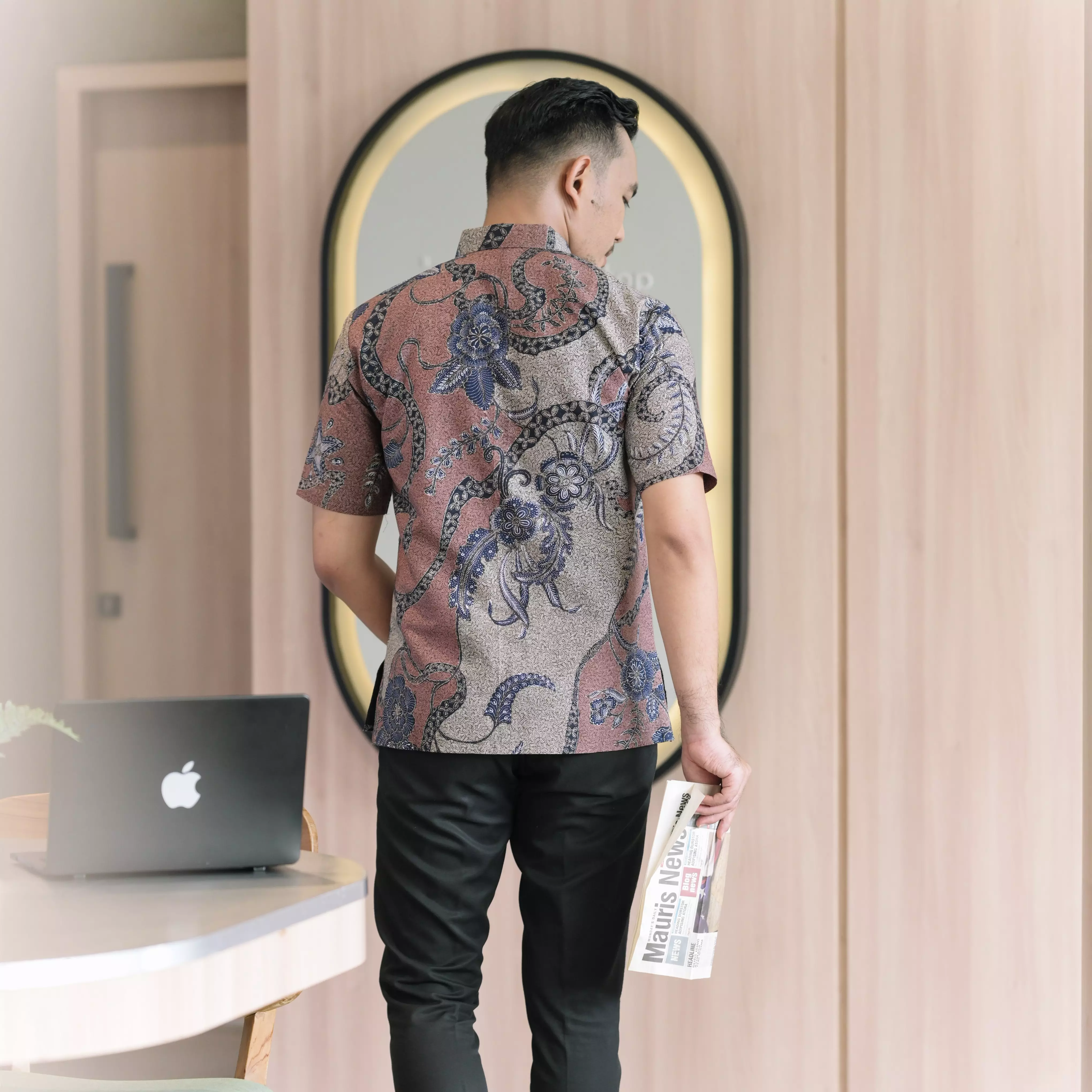 Hem Batik Al Barra Ma'mur Lengan Pendek Batik Tulis Slimfit