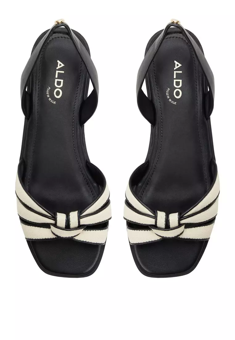 Adwiedan Sandals