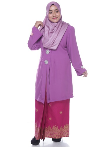 Buy Nayli Plus Size Purple Kebaya Labuh from Nayli in Pink and Purple at Zalora