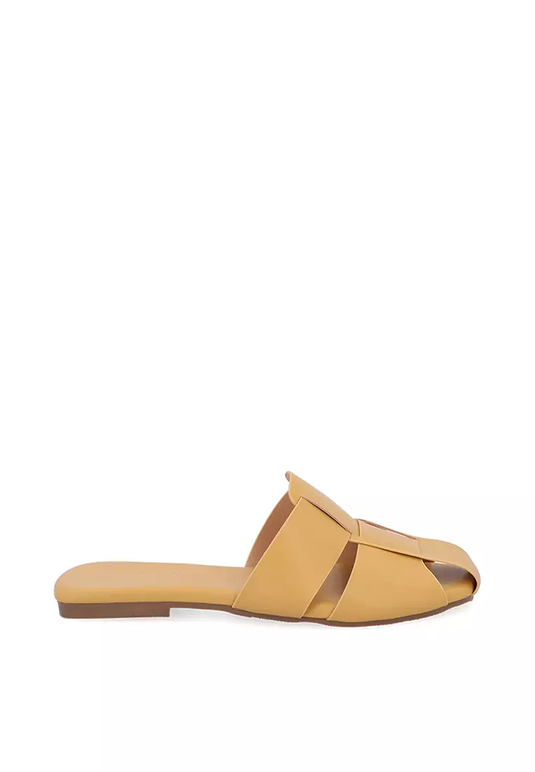 Discount on Carlo Rino  shoes - SKU: Dark Yellow Jane Fisherman Flats