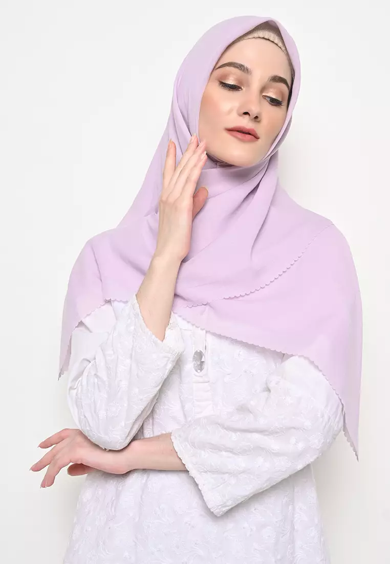 Hijab Segi 4 Lasercut Voal Gucci Lilac