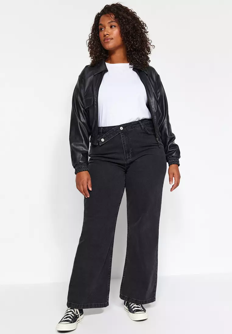 Wide-Cut Jeans with Waist Detail