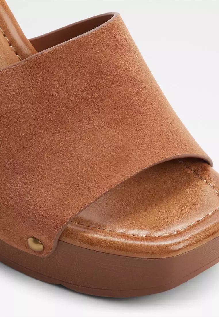 Grounded Wedge Sandals