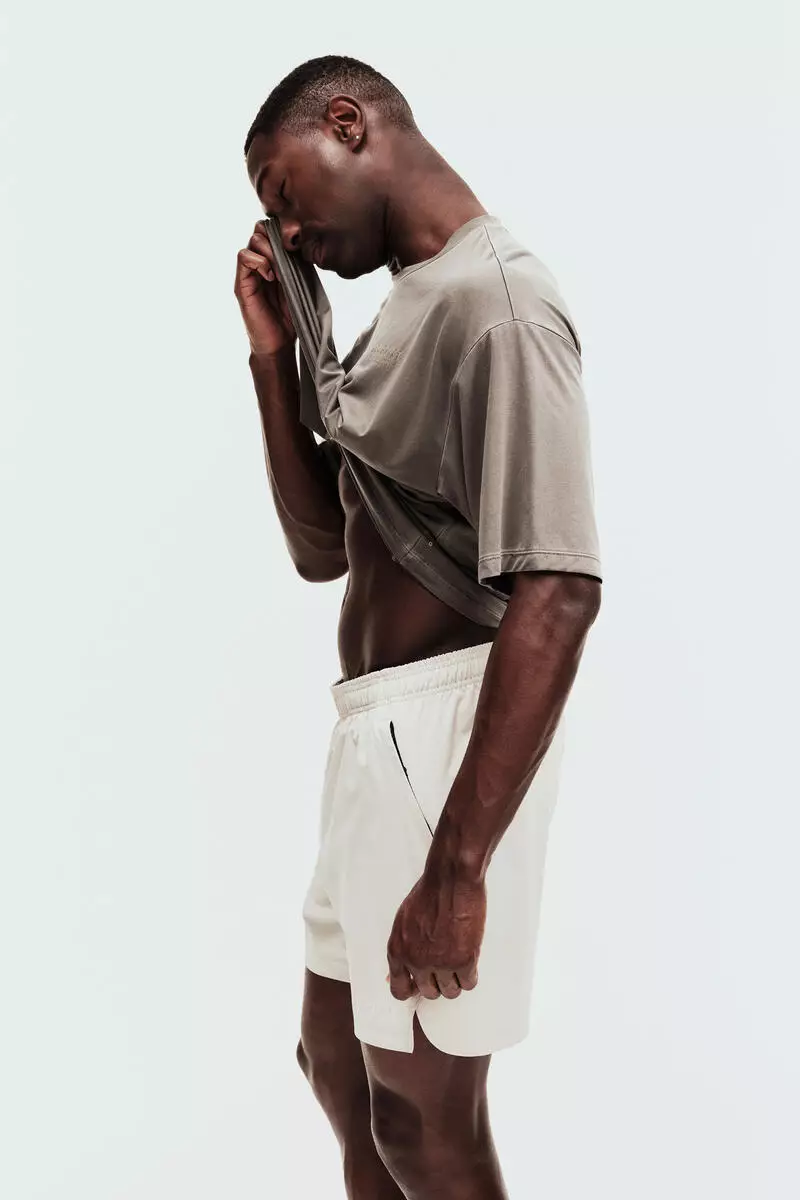 Sports shorts with DryMove™