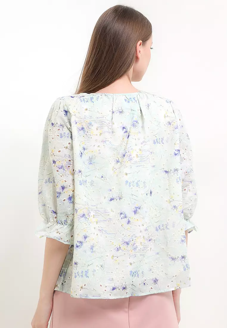 3/4 Ruffles Sleeves Flo Print Eyelet Emb Blouse W/ Tassels