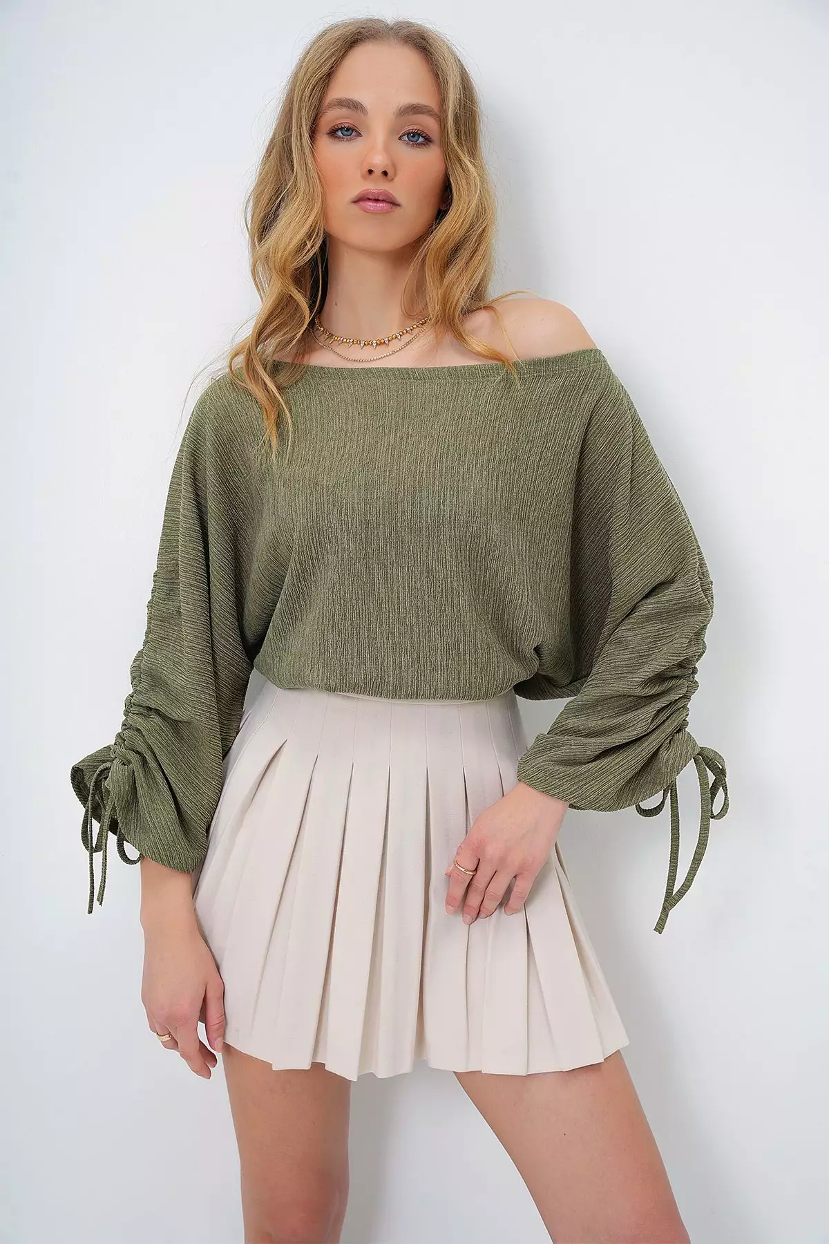 Women's Green Boat Neck Sleeves Gathered And Tied Detailed Knitted Crepe Blouse Alc-X13414