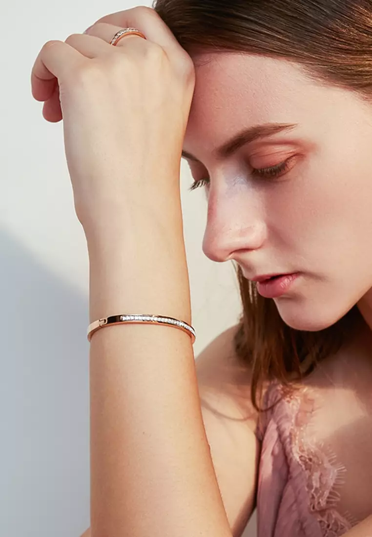 Arya 镶嵌立方氧化锆紧扣手镯（金色）