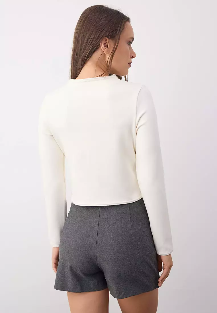Wardrobe Essentials – Ecru Knit Jacket With Button And Pocket Details | Twoaw26Ce00000