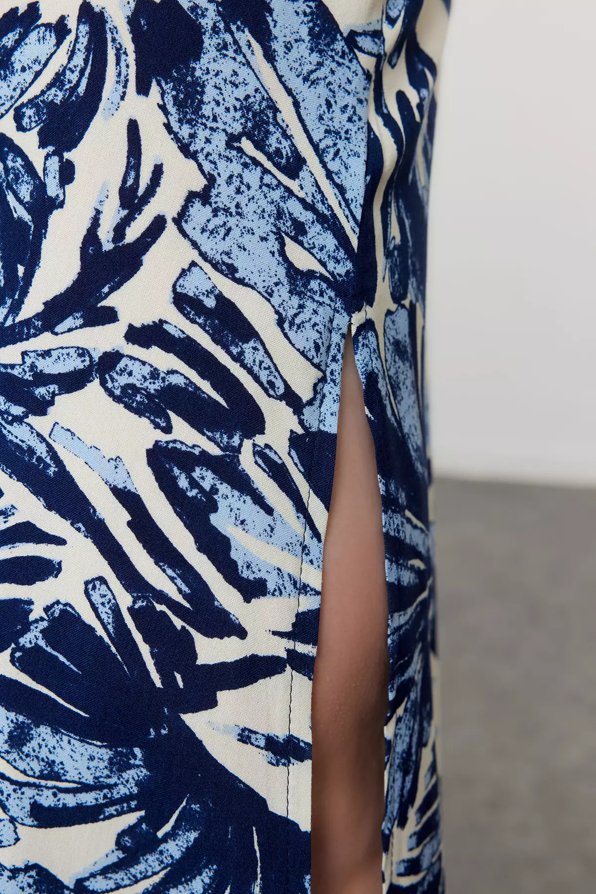 Plus Size Tropical Leaf Midi Dress