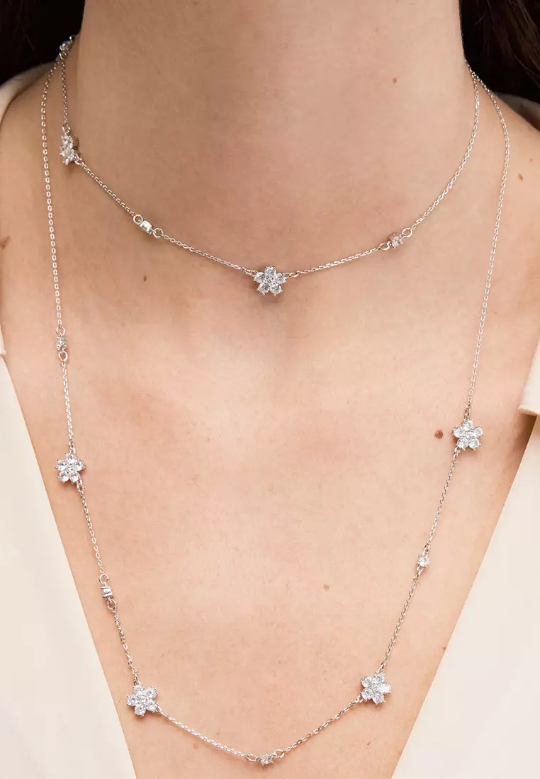 Gleaming gardenia necklace and sales studs boxed set