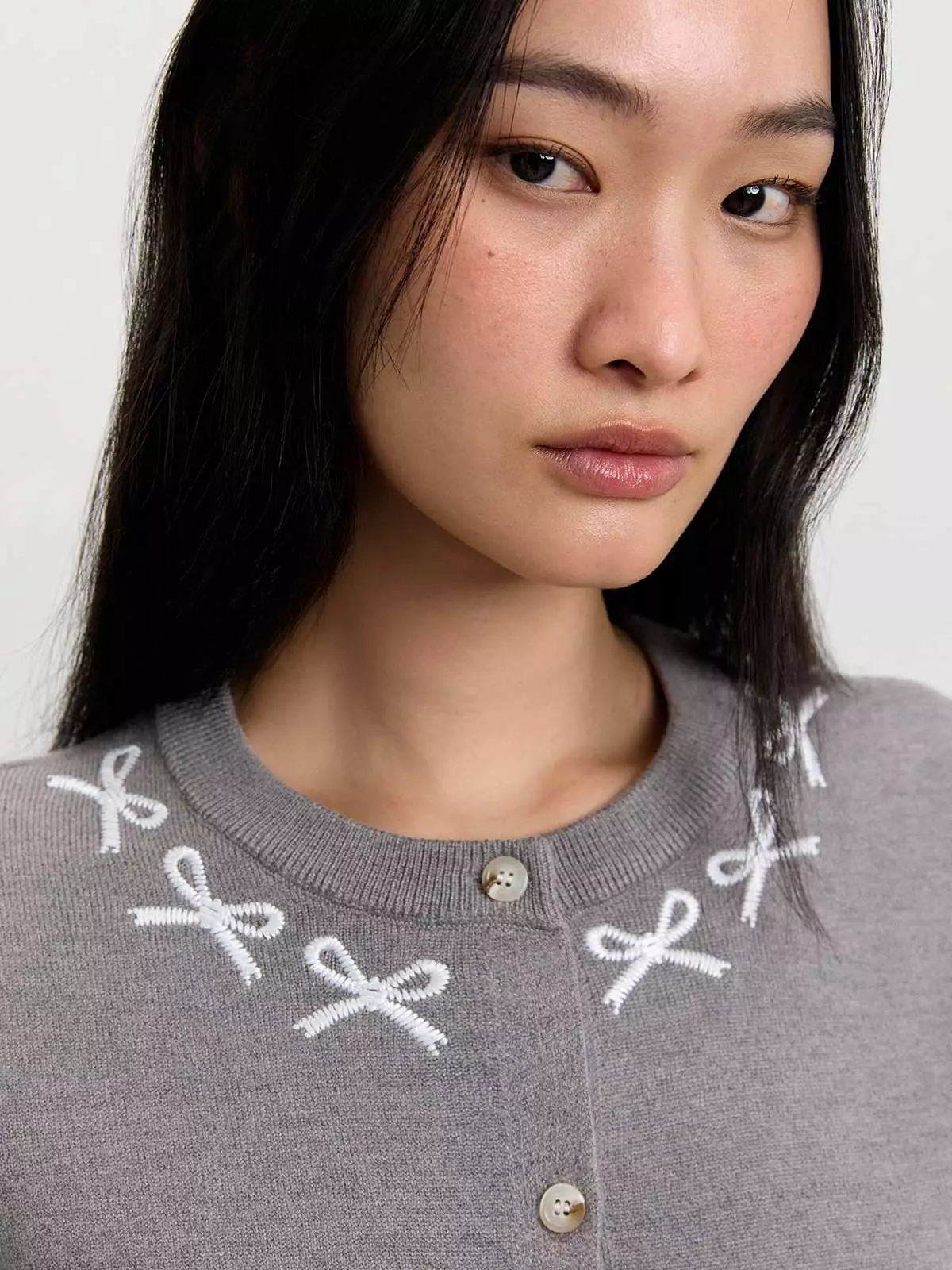 Pomelo - Cardigan Wanita - Embroidered Bow Cardigan - Light Grey