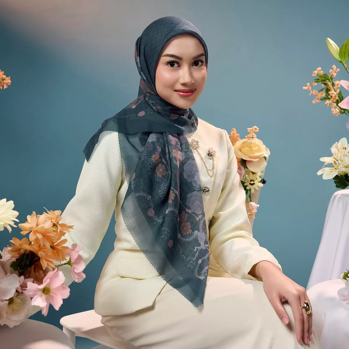 [INCLUDE HARD BOX] ZM Zaskia Mecca - Scarf Bunga Pertiwi Edisi Dewi Sartika Teal | Material Voal Alaska Premium | Hijab Motif Segi Empat