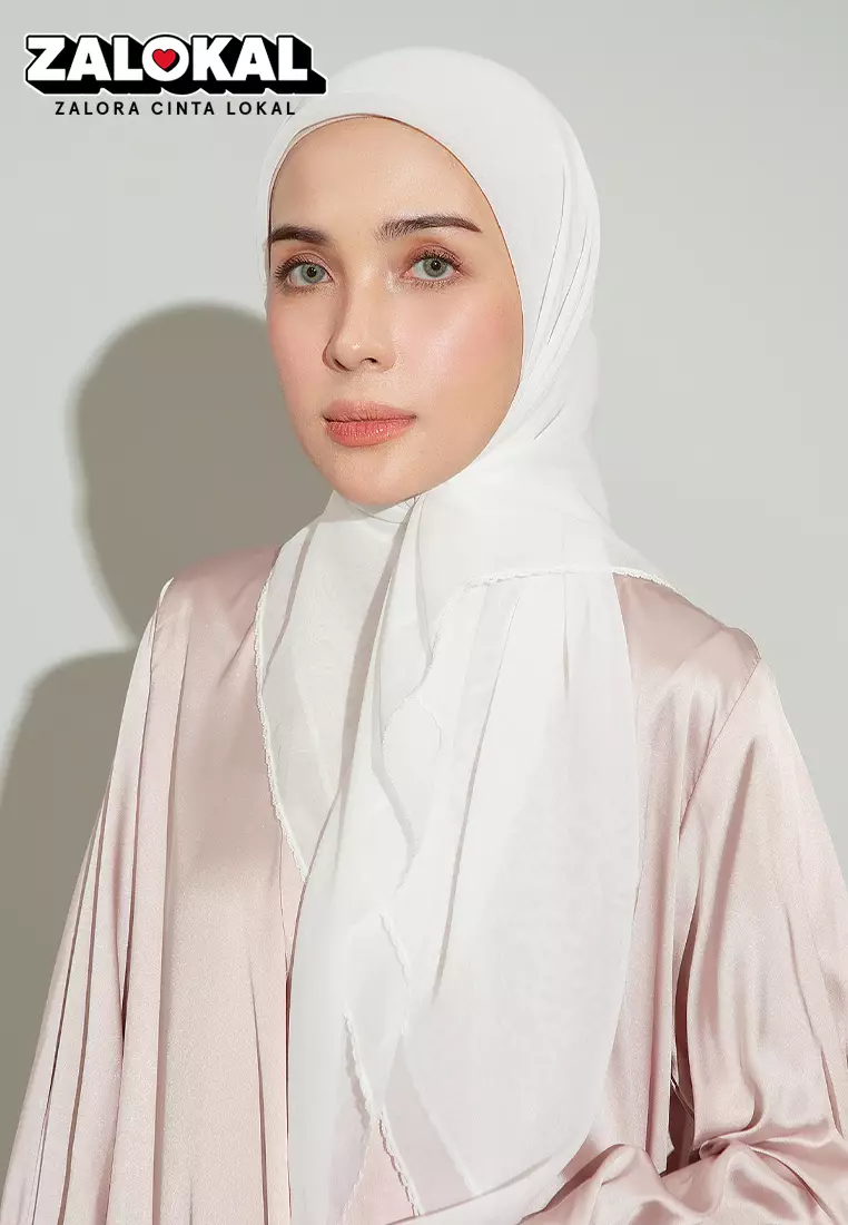 Paris Embroidery Signature Square (Lozy X Hamidah) Broken White