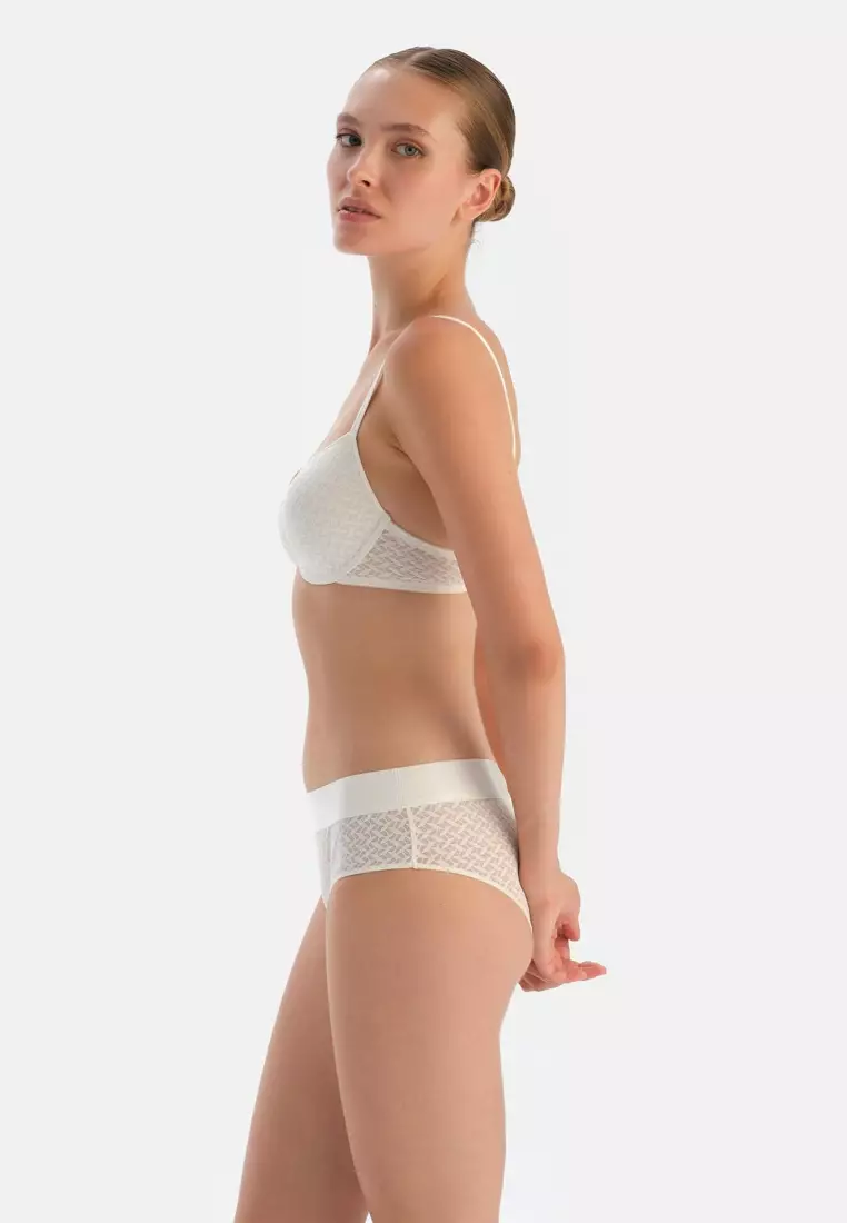 Off White Lace Non-Padded Bra, Geometric Patterned, Regular Fit, Spacer Bra Pad, Underwire, Underwear for Women