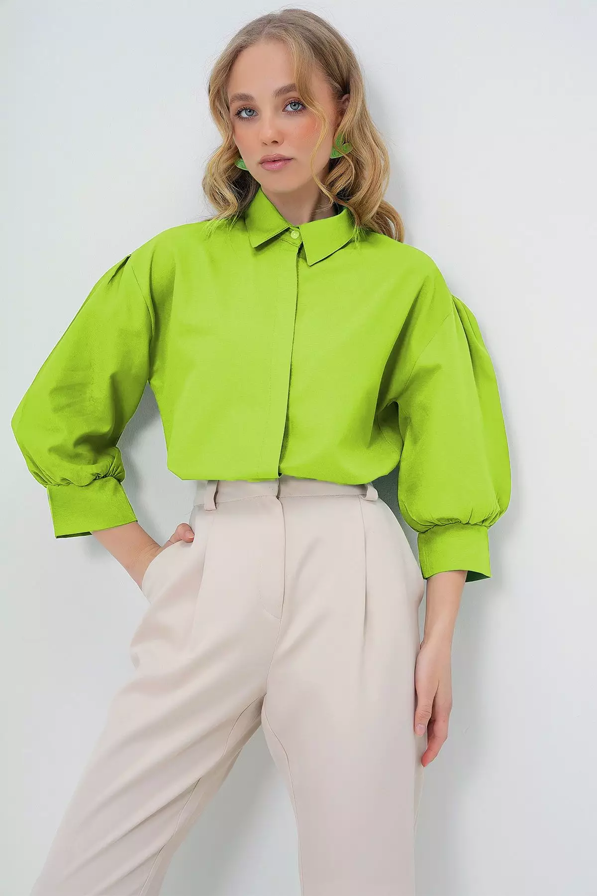 Women's Water Green Balloon Sleeve Hidden Placket Basic Poplin Shirt