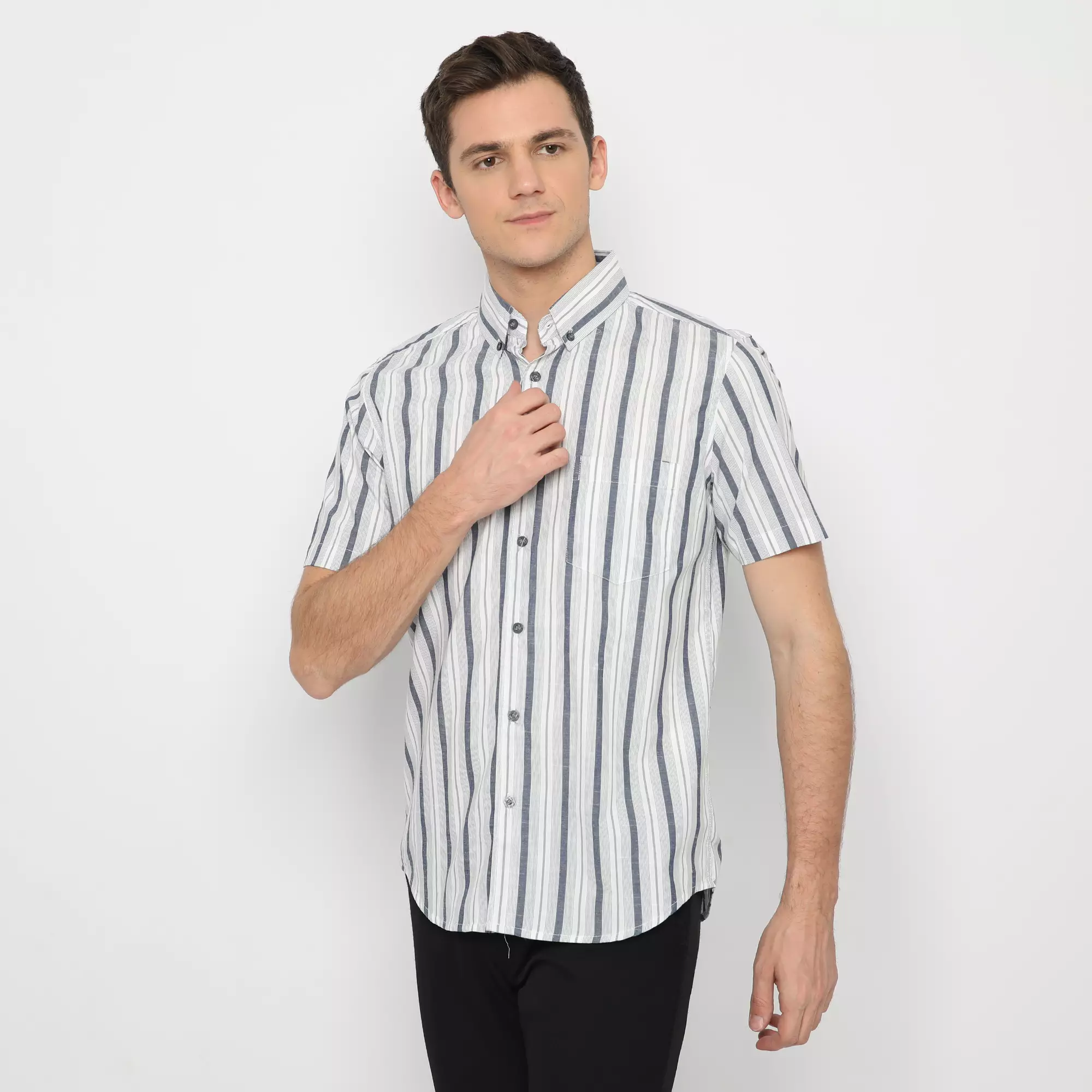 Platini Kemeja Motif Salur Pria Lengan Pendek Katun Yarndyed Abu 73301