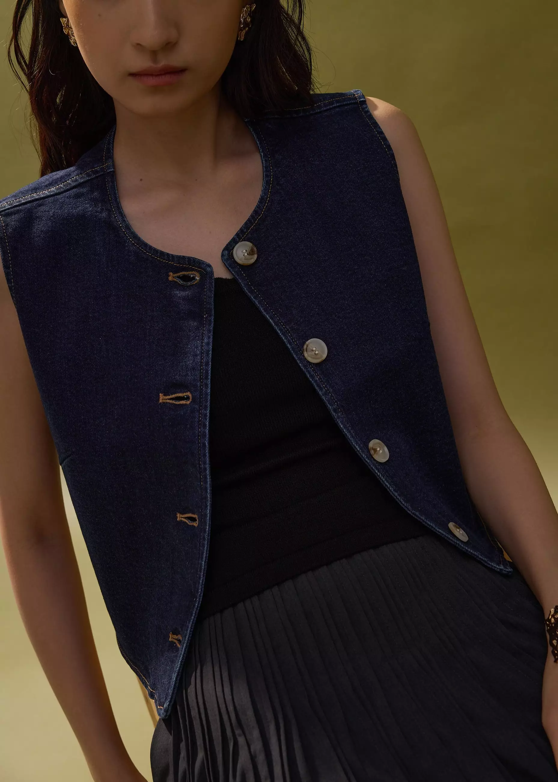 Vest Wanita - Relaxed Denim Round Neck Button Down Vest Top