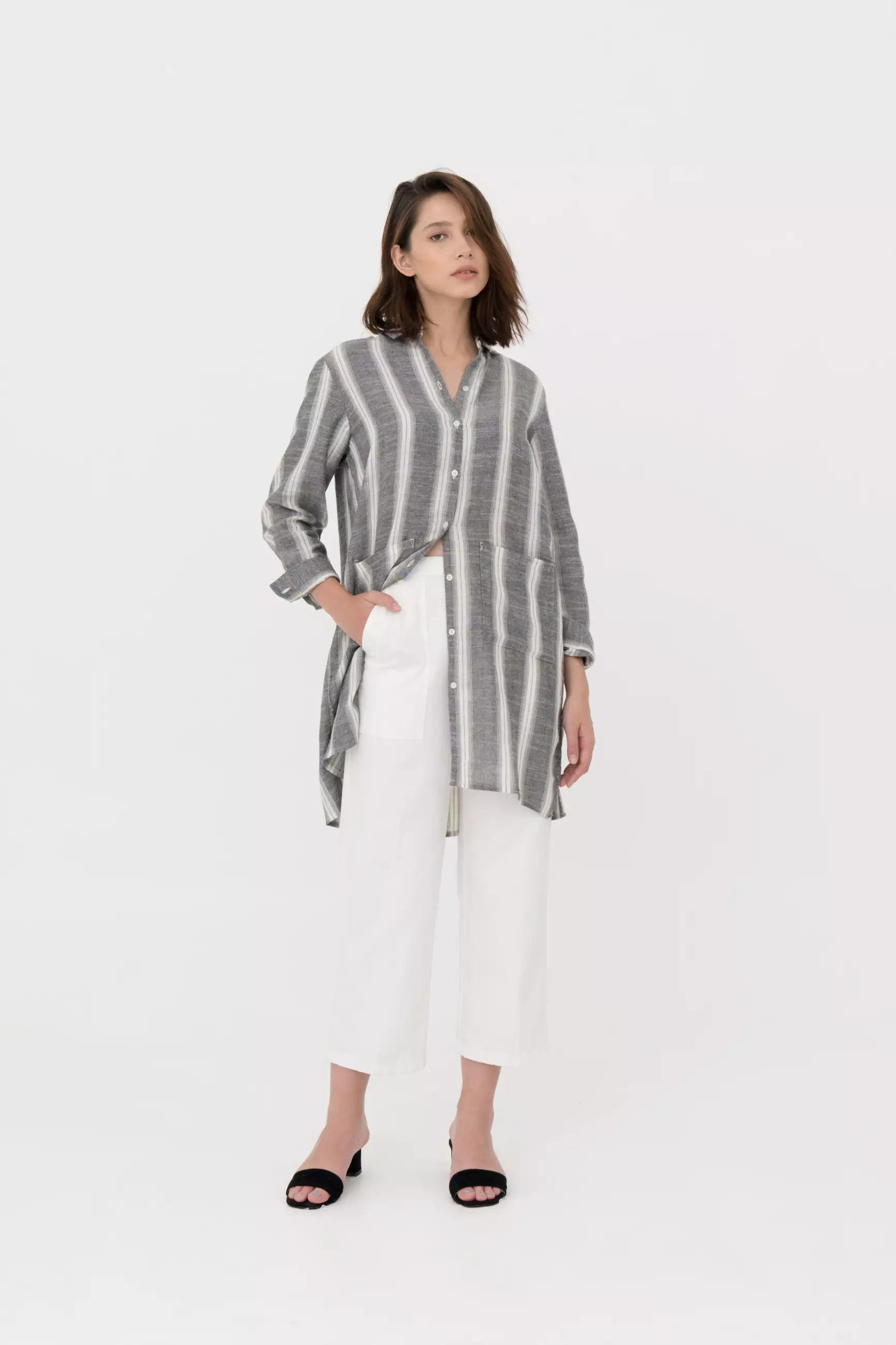 Kemeja Wanita Eilaria Grey White