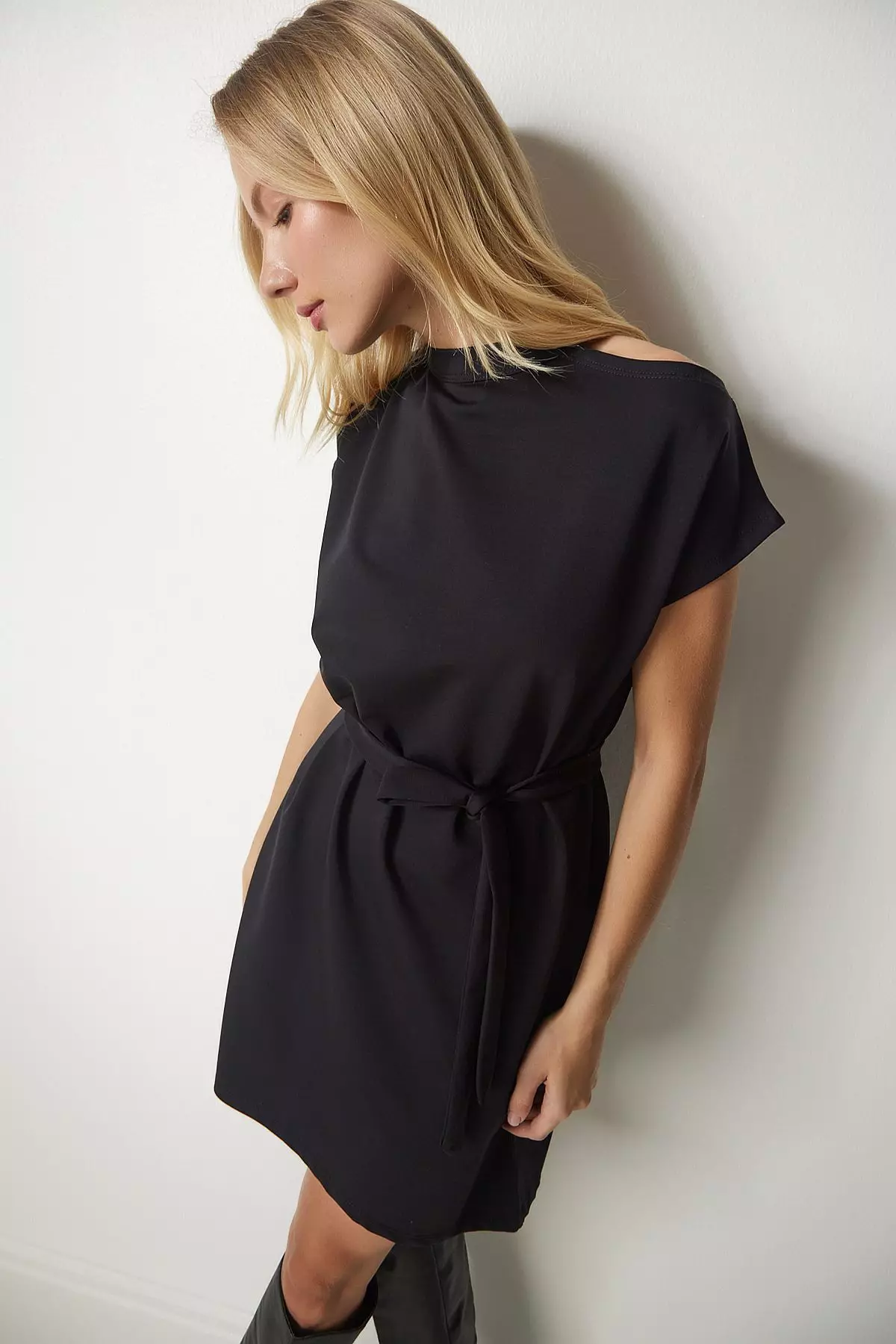 Belted Cold-Shoulder Knitted Dress