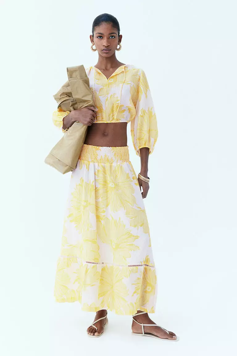 Balloon-sleeved blouse