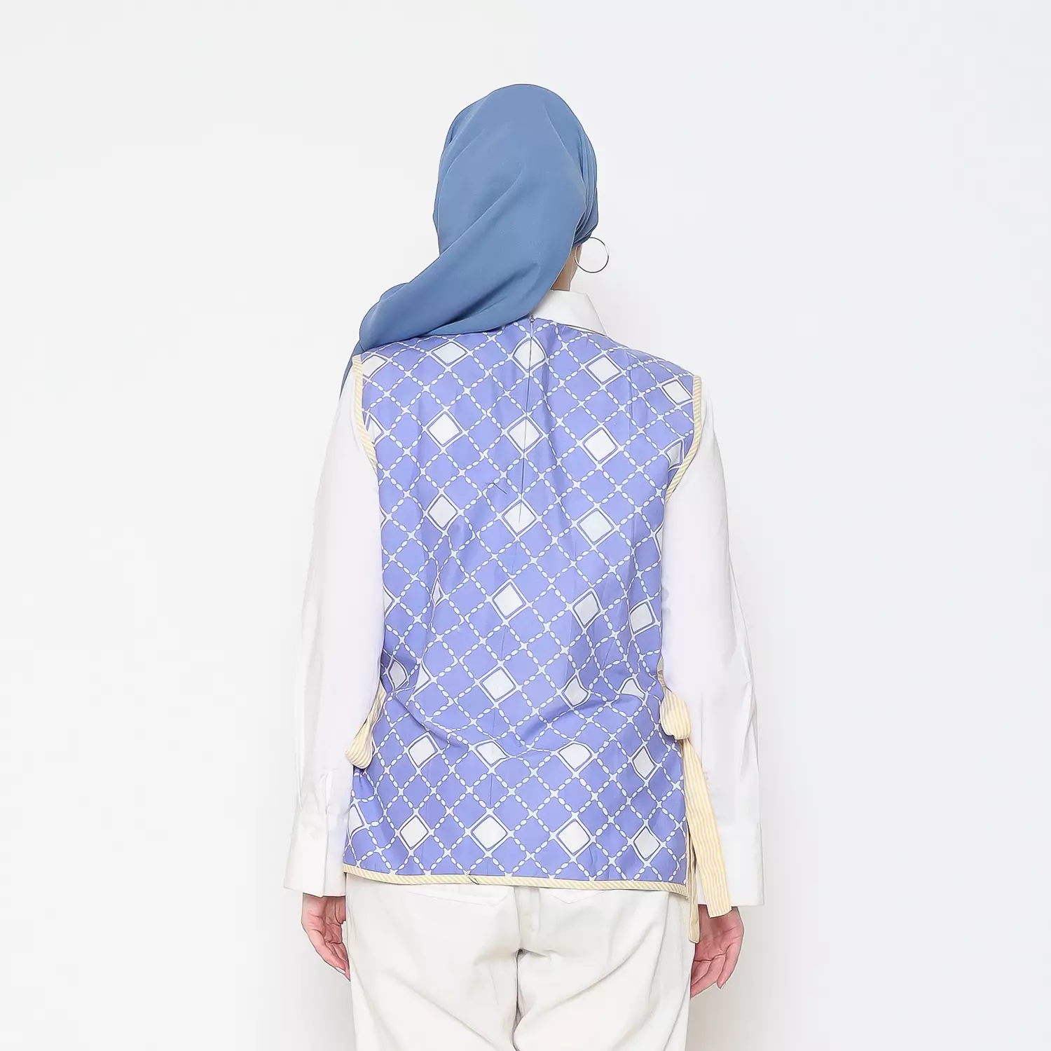 Vest Batik Wanita - Bhatara Batik Minesota - Rompi Batik Modern Tanpa Lengan