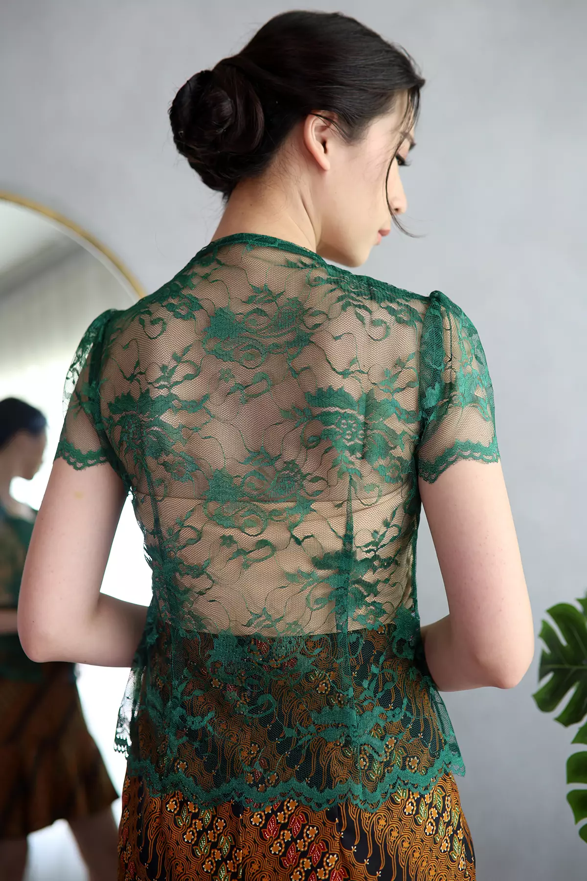 Sinok Hijau Daun Brukat Kebaya