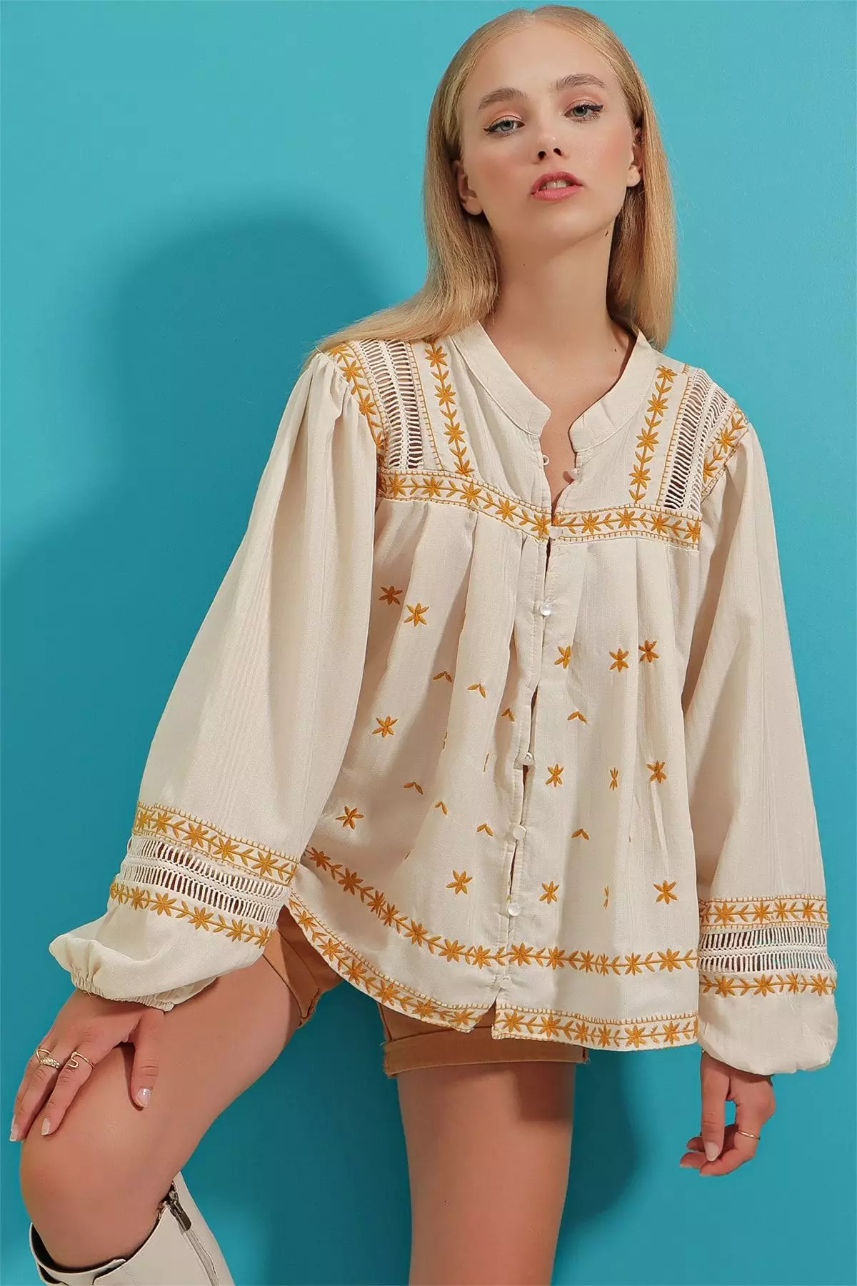 Embroidery Relaxed Blouse