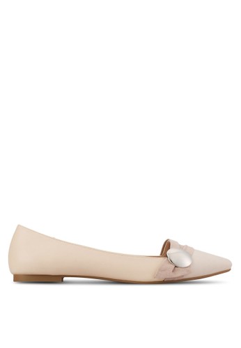 Pointed Ballerinas With Round Metal Clasp