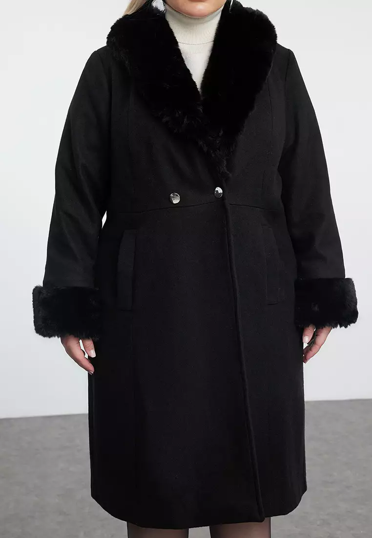 Black Regular Fit Fur Detailed Collar And Sleeve Wool Blend Cashmere Coat Tbbaw25Dd00009