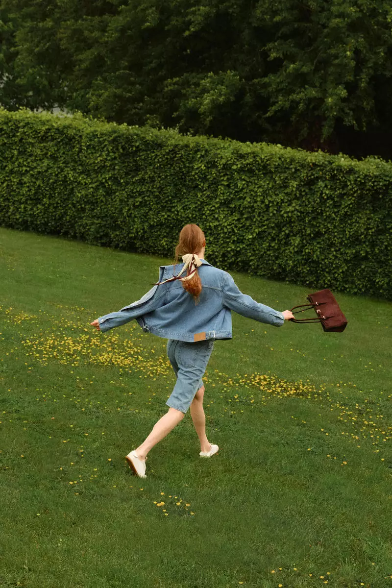 Belted denim Bermuda shorts