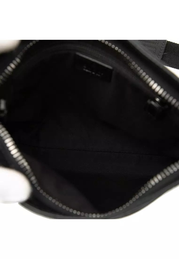 Pre-Loved Gucci Gg Canvas Crossbody