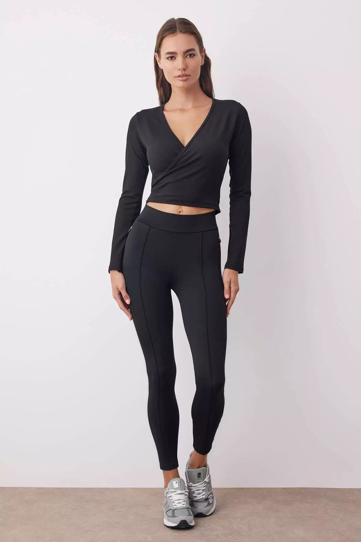 Black Pocket Detailed Knitted Sports Tights