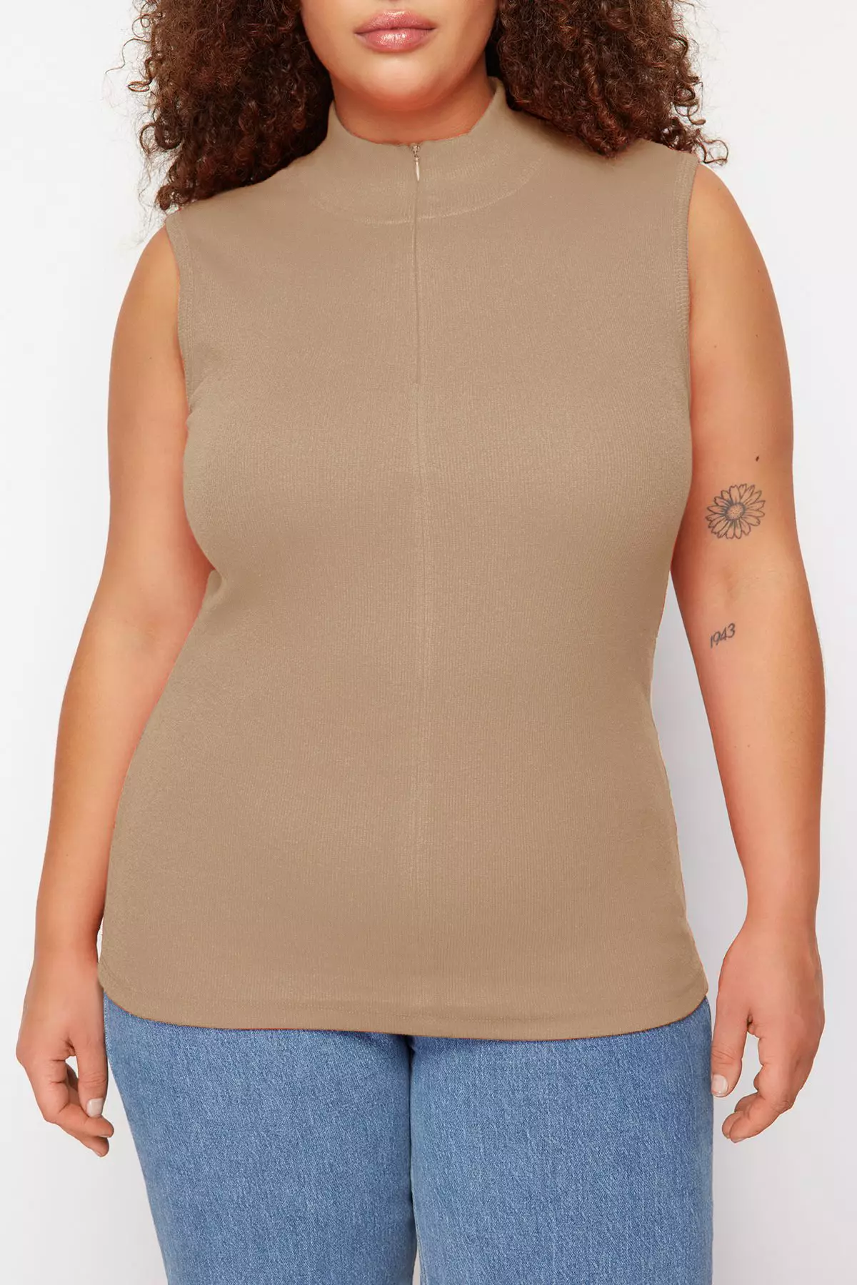 Plus Size Sleeveless Knit Top