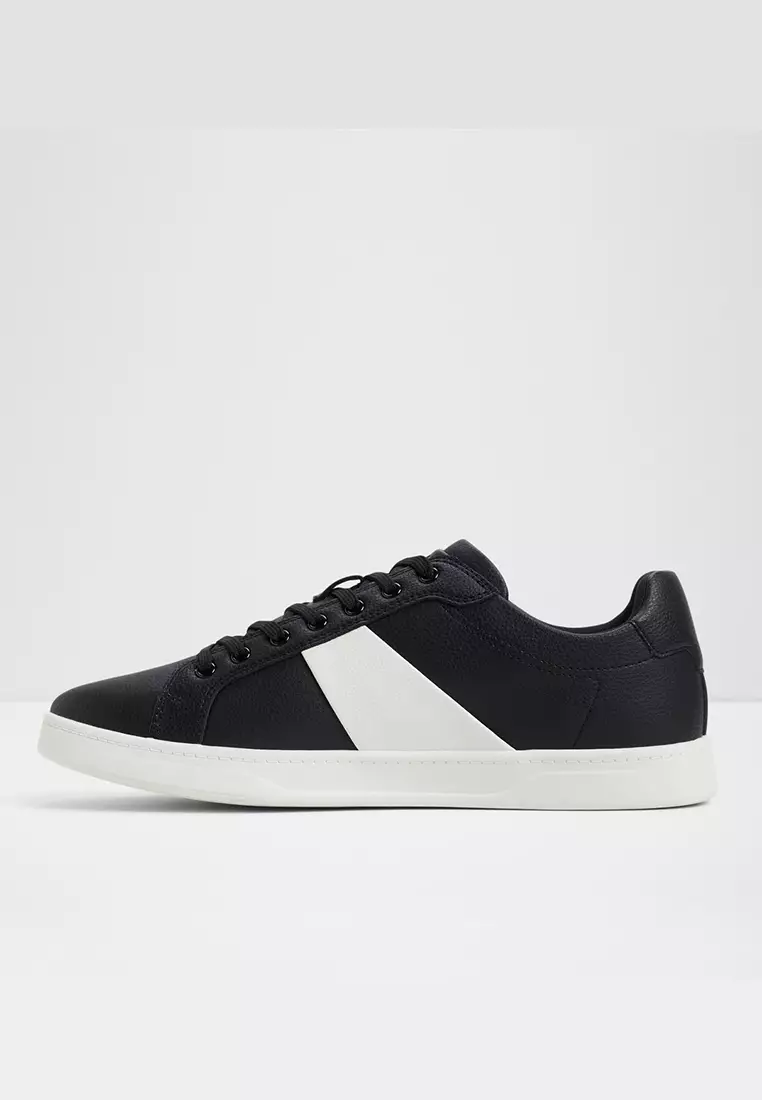 Ozzy Low-Top Sneakers