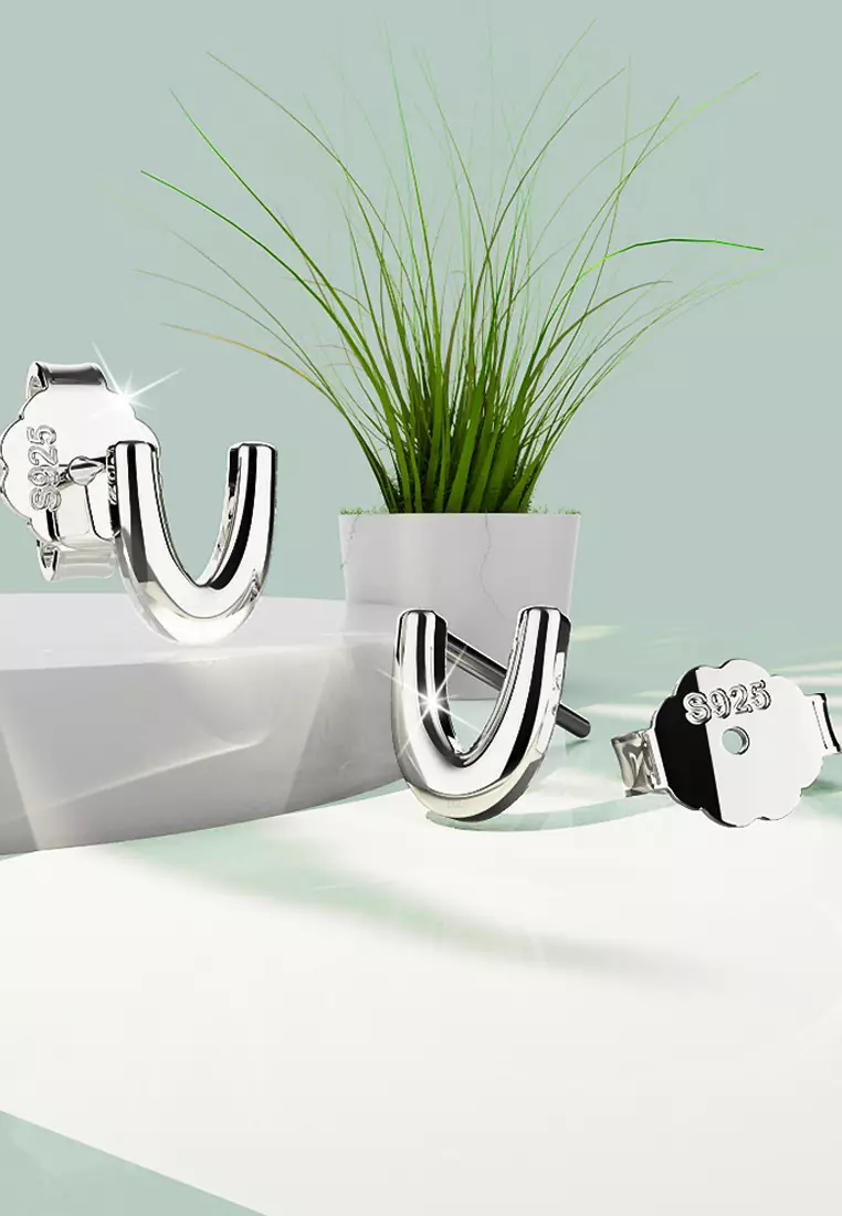 Solid 925 Sterling Silver Initial Alphabet Personalised Stud Earrings- V