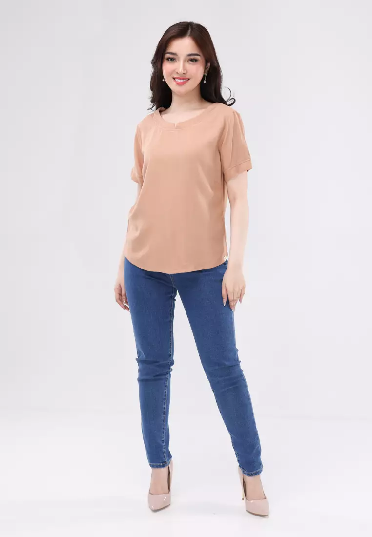 Bold Twill Short Sleeves Round Neck Blouse