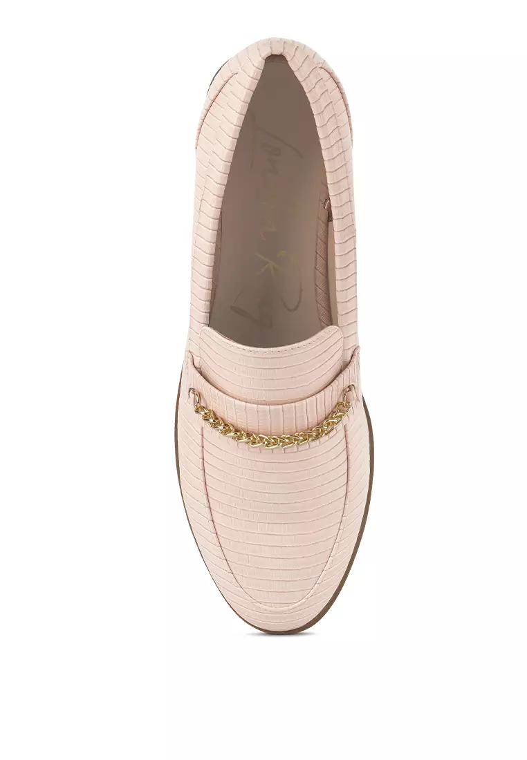 Nude Low Block Loafers Adorned with Golden Chain